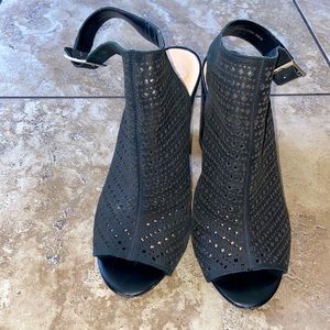 Black  Vince  camuto heels